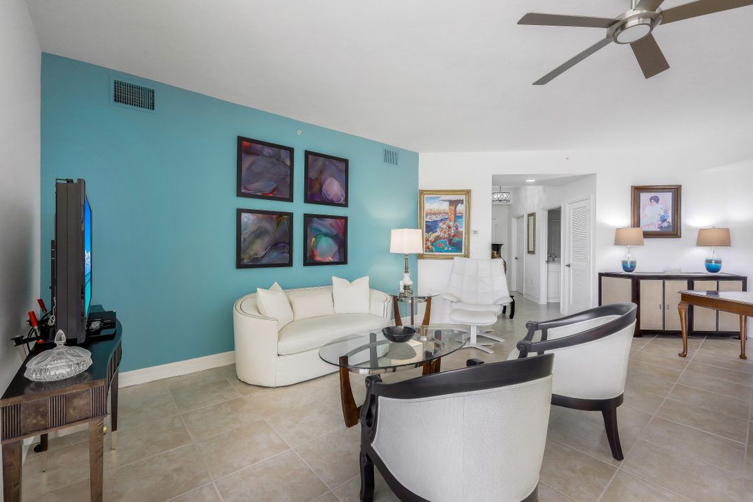 450 Bayfront Pl #4206, Naples, FL 34102