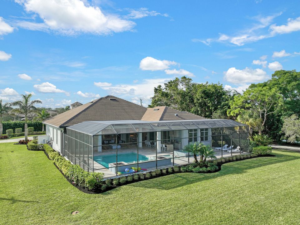 603 West St, Naples, FL 34108