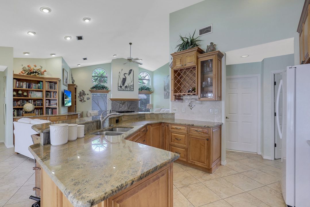 625 SW 49th Ln, Cape Coral, FL 33914