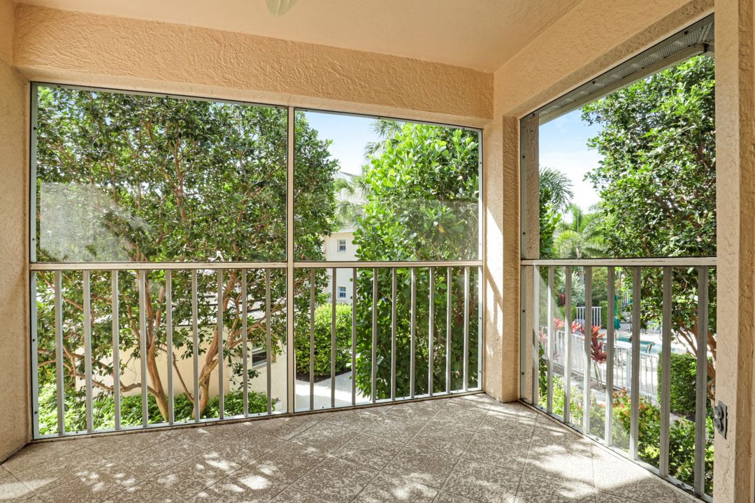 5635 Turtle Bay Dr #12, Naples, FL 34108