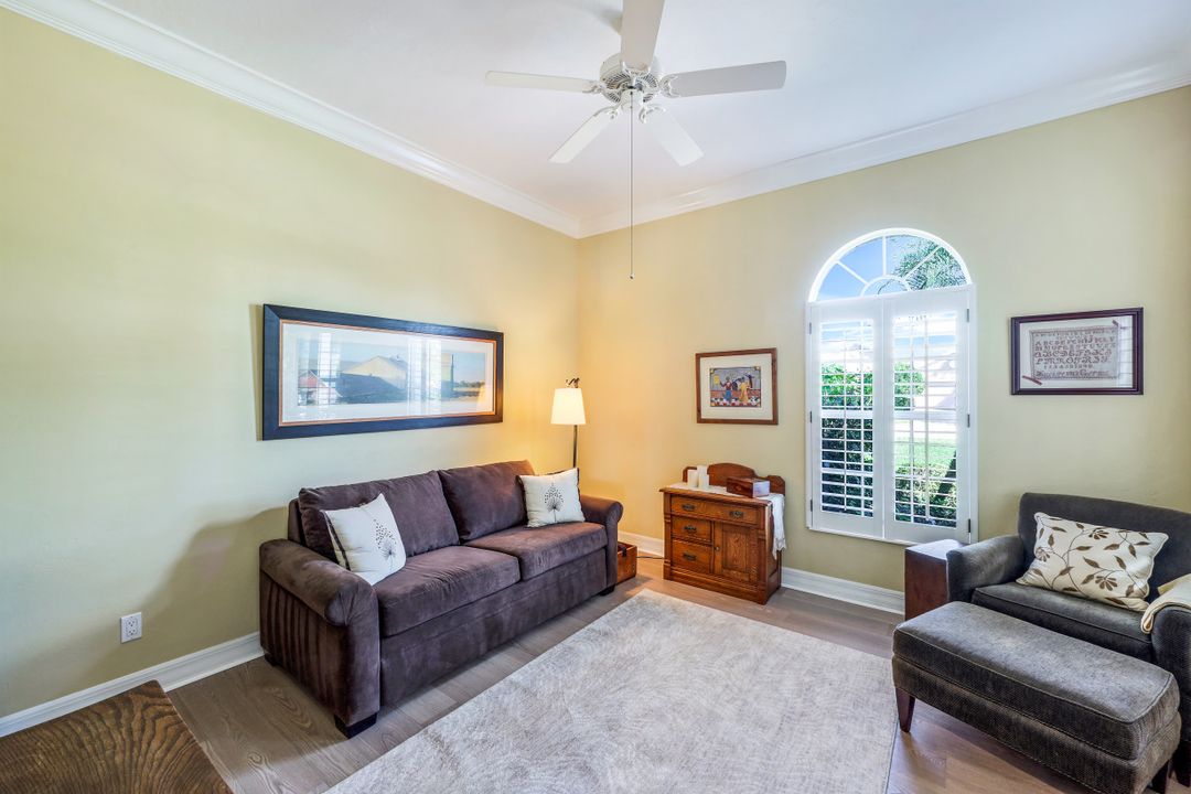 8072 Tiger Lily Dr, Naples, FL 34113