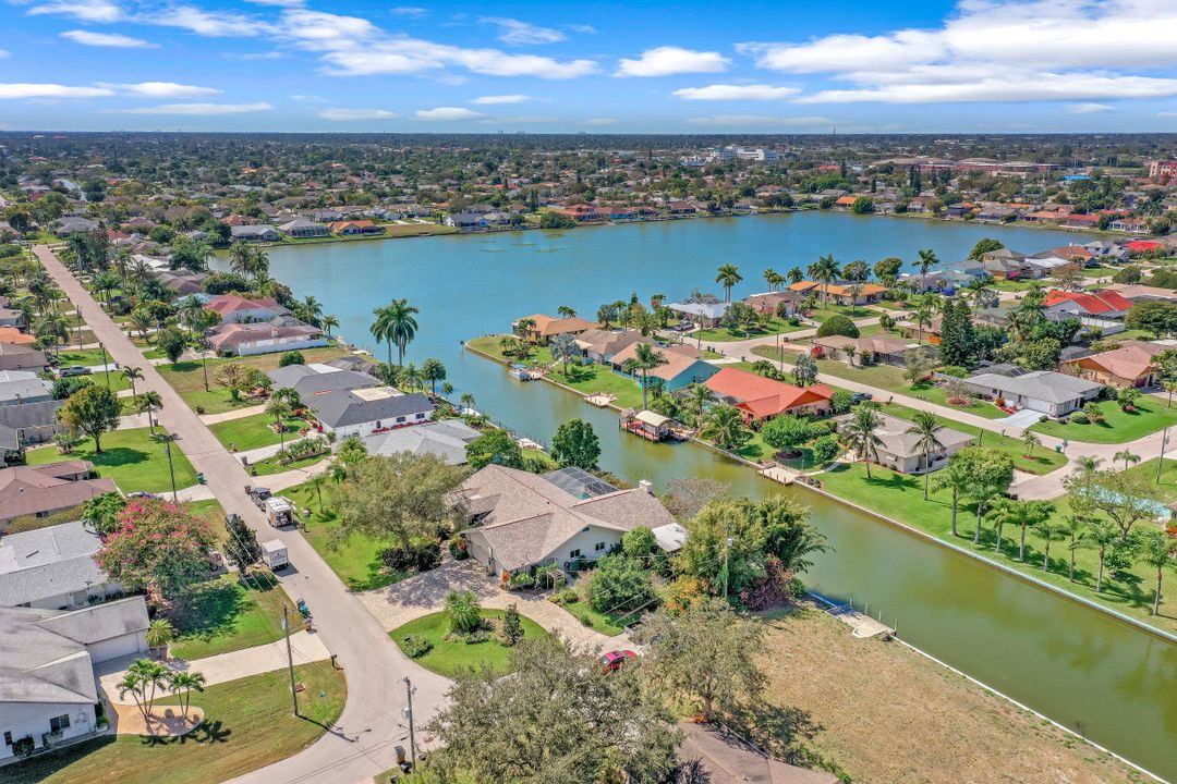 204 SE 20th Pl, Cape Coral, FL 33990