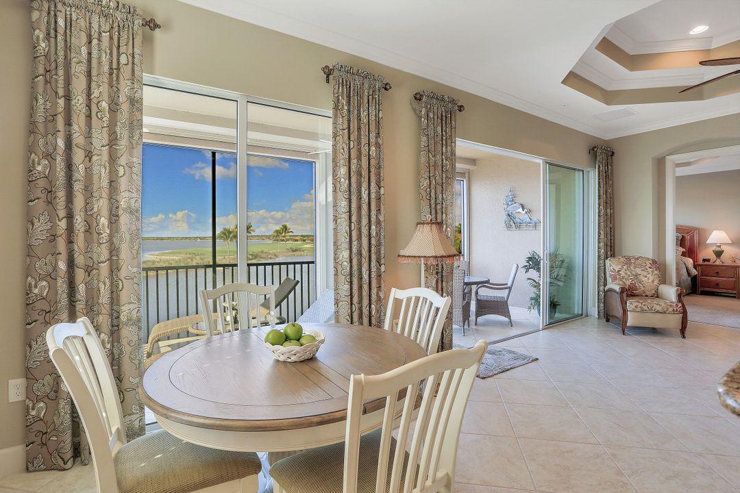 9060 Siesta Bay Dr #201, Naples, FL 34120