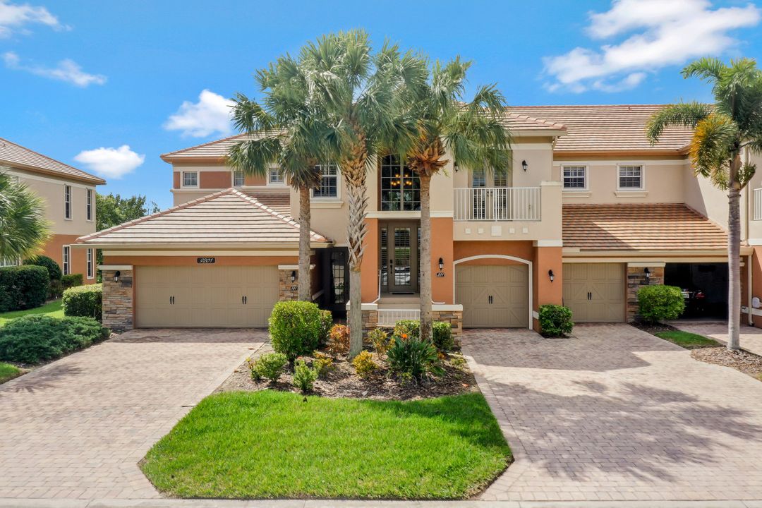 9201 Quartz Ln Apt 201 #201, Naples, FL 34120