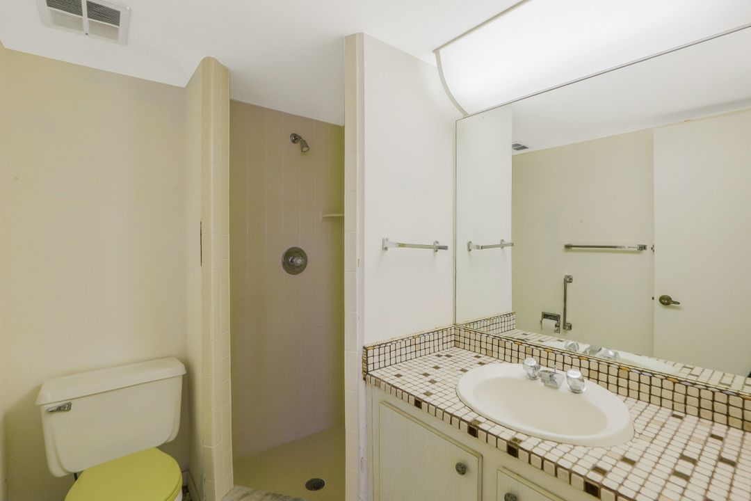 1086 Forest Lakes Dr #9207, Naples, FL 34105