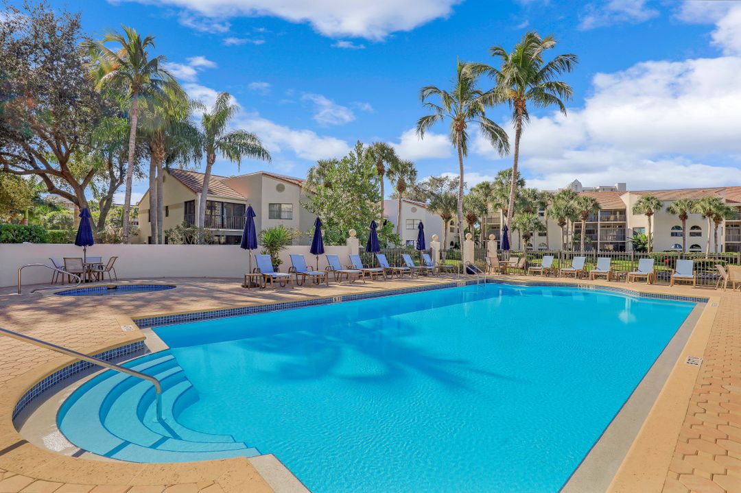 6535 Valen Way #202, Naples, FL 34108