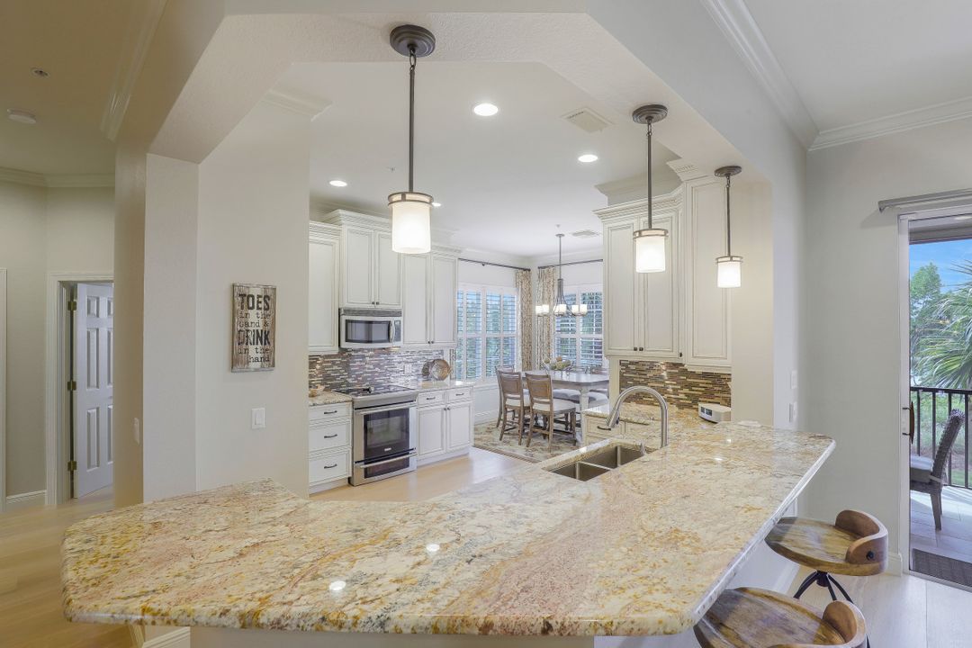 9201 Quartz Ln Apt 201 #201, Naples, FL 34120