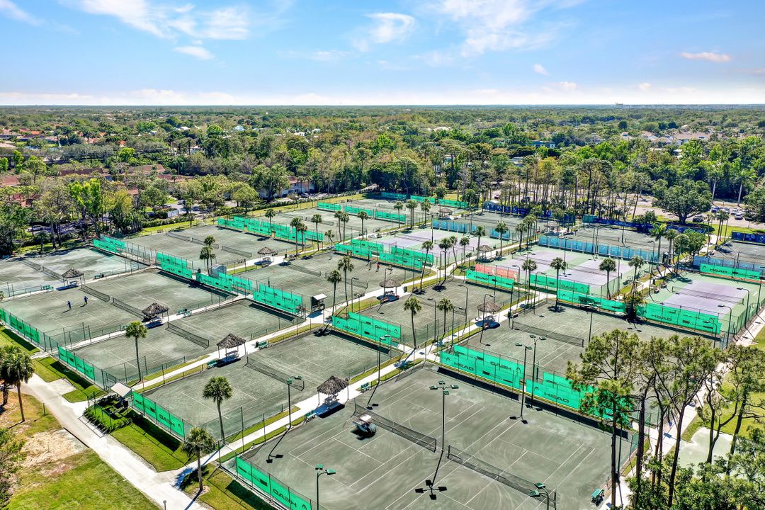 1617 Spoonbill Ln, Naples, FL 34105