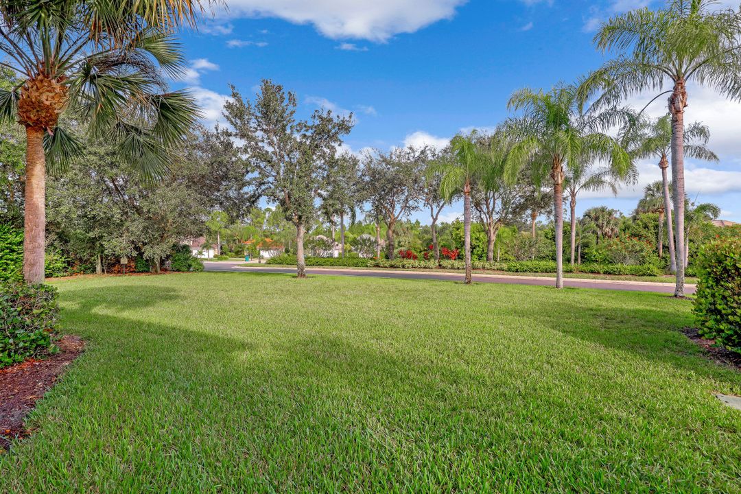 6325 Lexington Ct, Naples, FL 34110