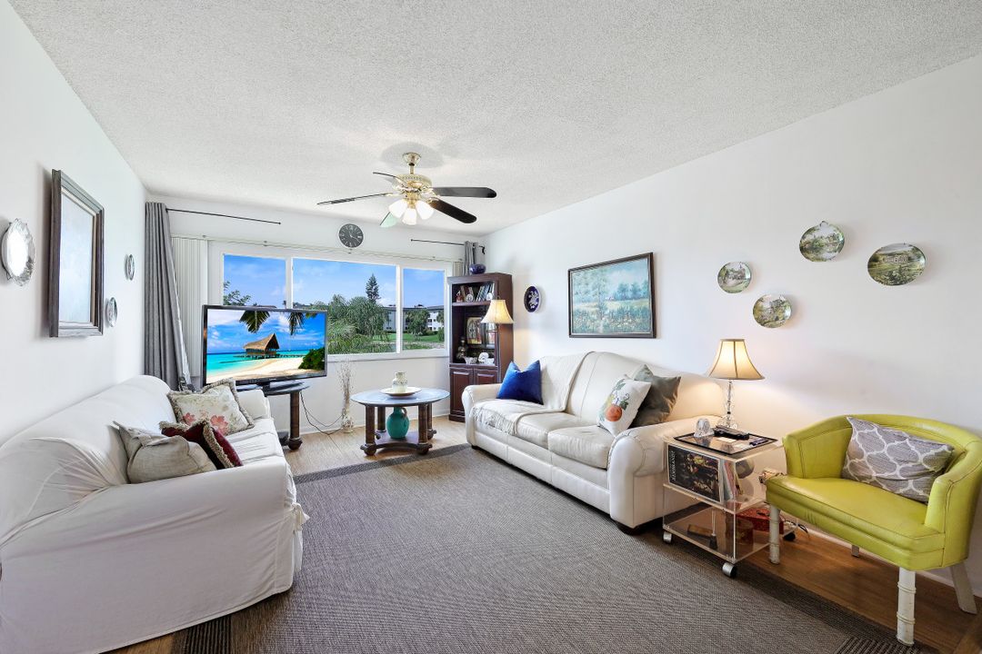 1010 Manatee Rd #B201, Naples, FL 34114