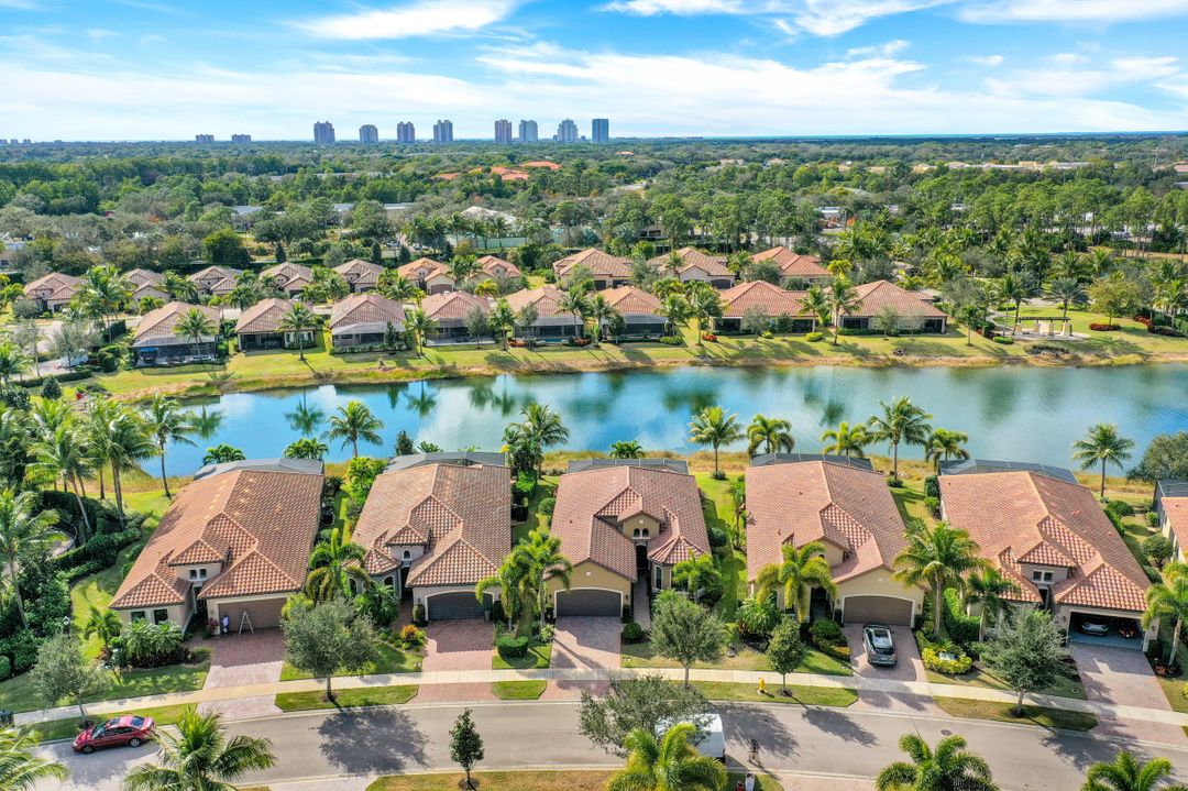 9366 Isla Bella Cir, Bonita Springs, FL 34135