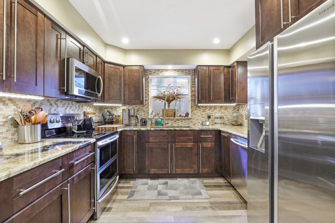 4259 Covey Cir, Naples, FL 34109