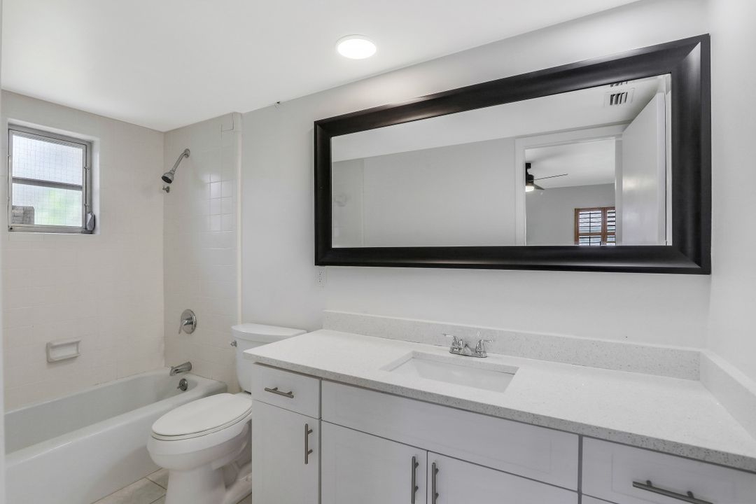 19 Crooked Ln, Naples, FL 34112