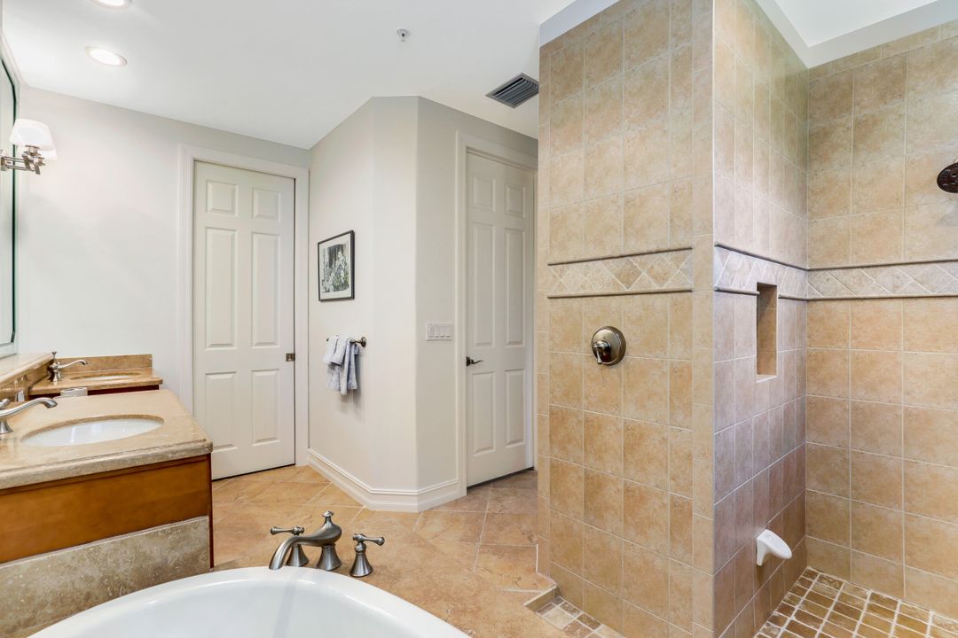 2882 Castillo Ct  #101, Naples, FL 34109