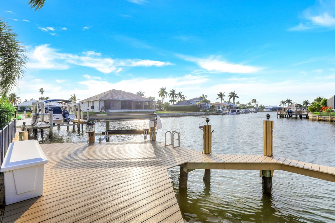 1552 Buccaneer Ct, Marco Island, FL 34145