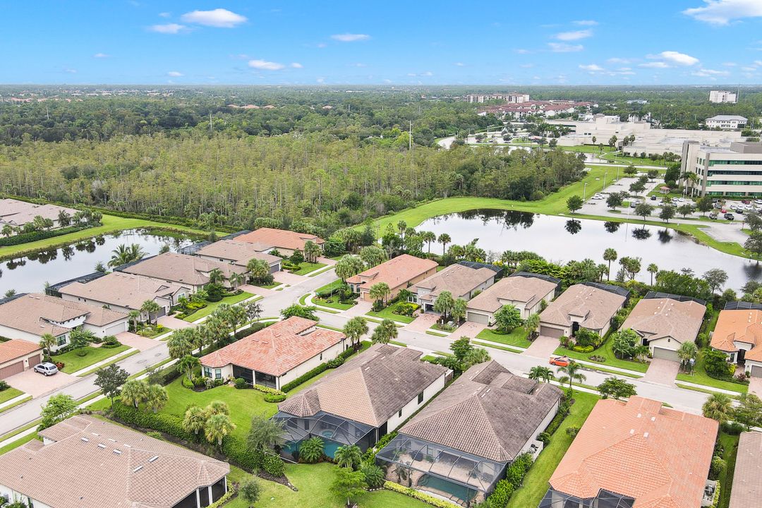 8450 Palacio Terrace W, Naples, FL 34114