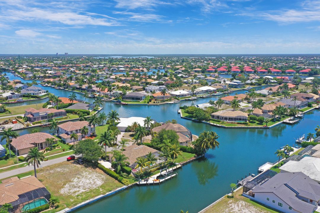 951 Olive Ct, Marco Island, FL 34145