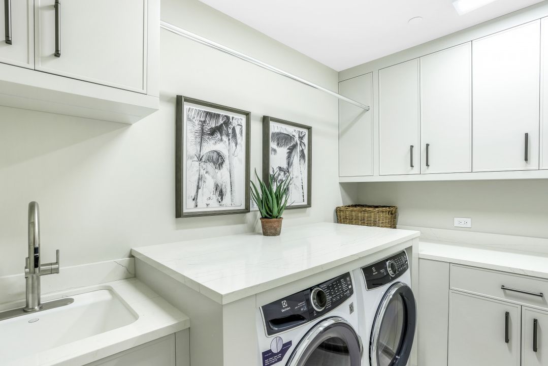 4951 Gulf Shore Blvd N #PH-402, Naples, FL 34103