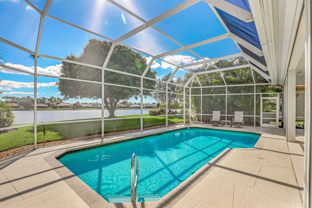 2104 Imperial Cir, Naples, FL 34110