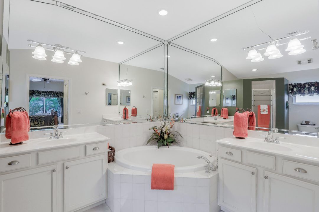 7927 Wexford Dr, Naples, FL 34104