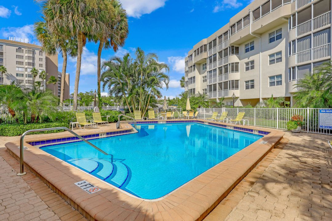 12945 Vanderbilt Dr #508, Naples, FL 34110