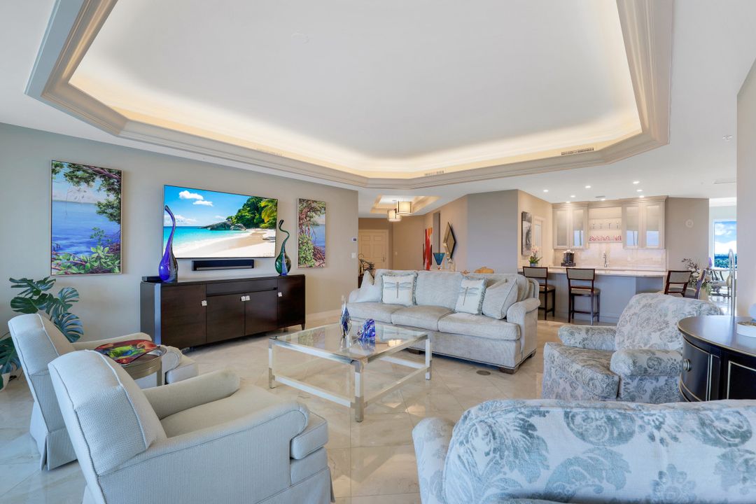 435 Dockside Dr #PH-02, Naples, FL 34110