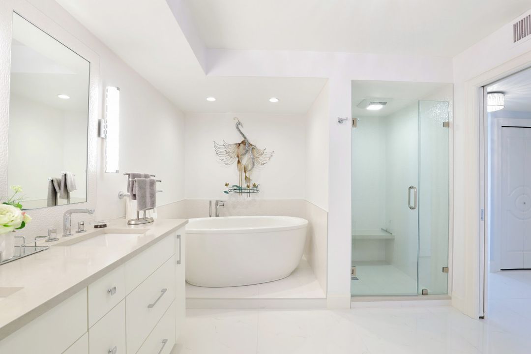 4051 Gulf Shore Blvd N #806, Naples, FL 34103