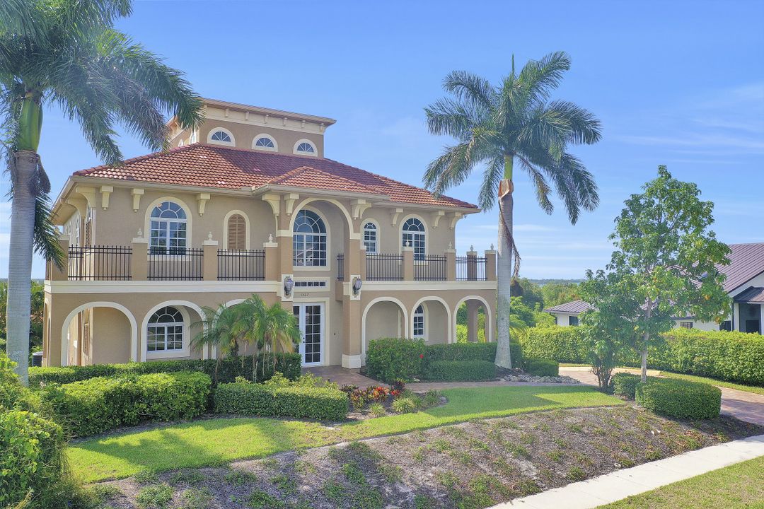 1827 Dogwood Dr, Marco Island, FL 34145