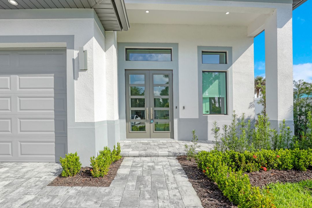 783 110th Ave N, Naples, FL 34108