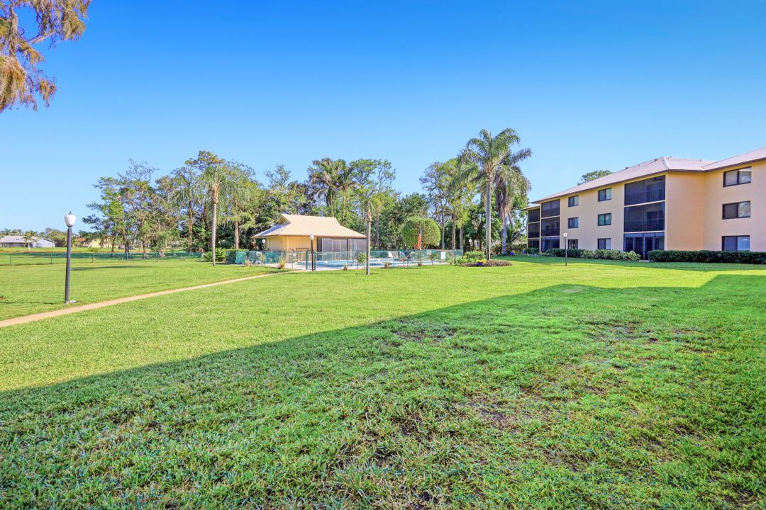85 St Andrews Blvd #106, Naples, FL 34113