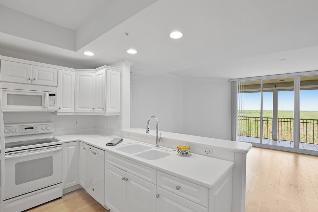 1001 Arbor Lake Dr #303, Naples, FL 34110