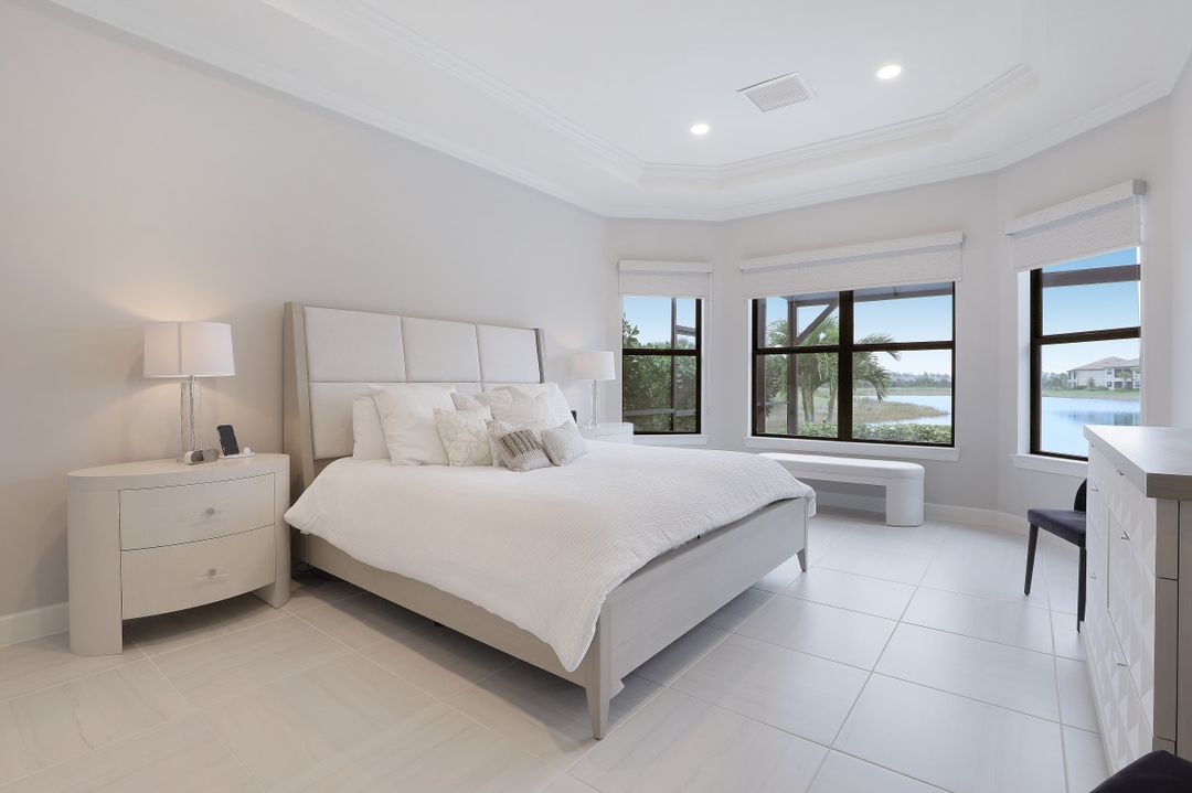 9400 Montelanico Loop, Naples, FL 34119