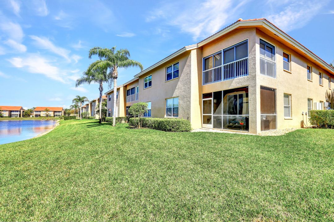 6940 Huntington Lakes Cir #202, Naples, FL 34119
