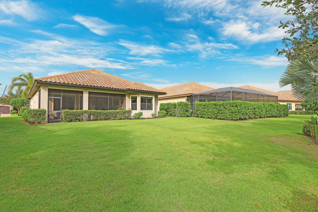 9367 Isla Bella Cir, Bonita Springs, FL 34135