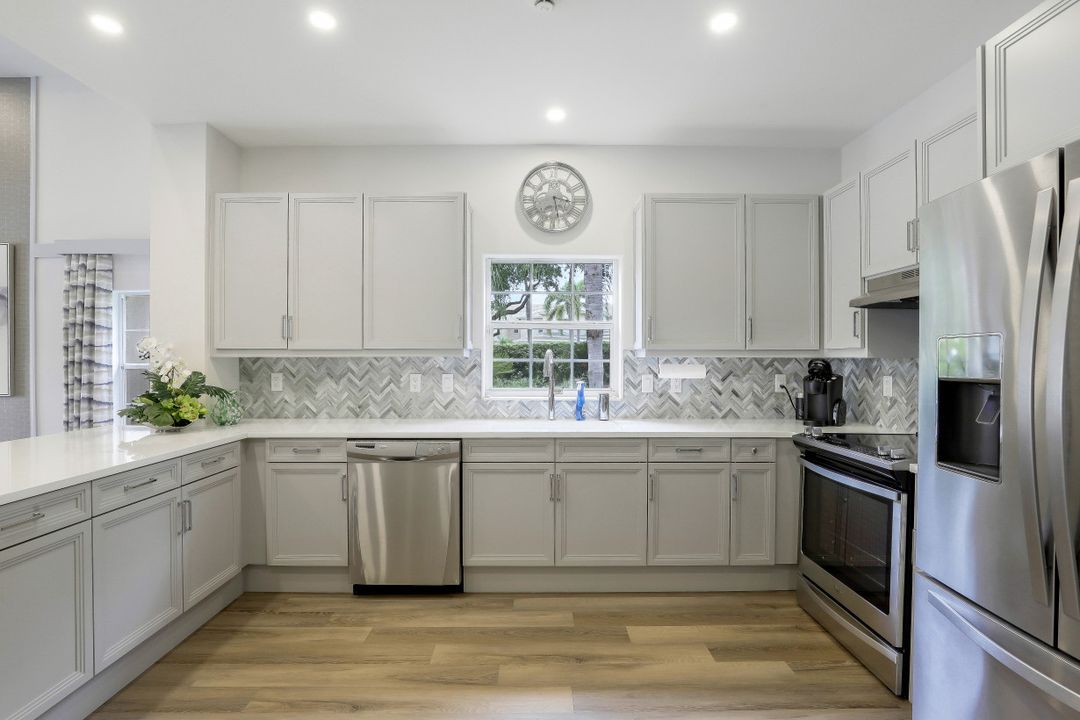 565 El Camino Real, Naples, FL 34119