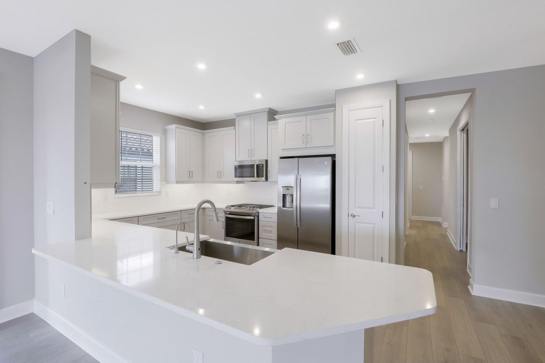 15223 Tolmino St, Naples, FL 34114