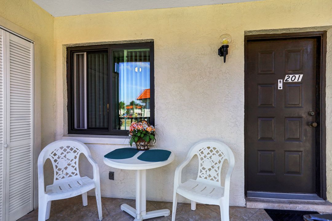 4315 27th Ct SW #19, Naples, FL 34116