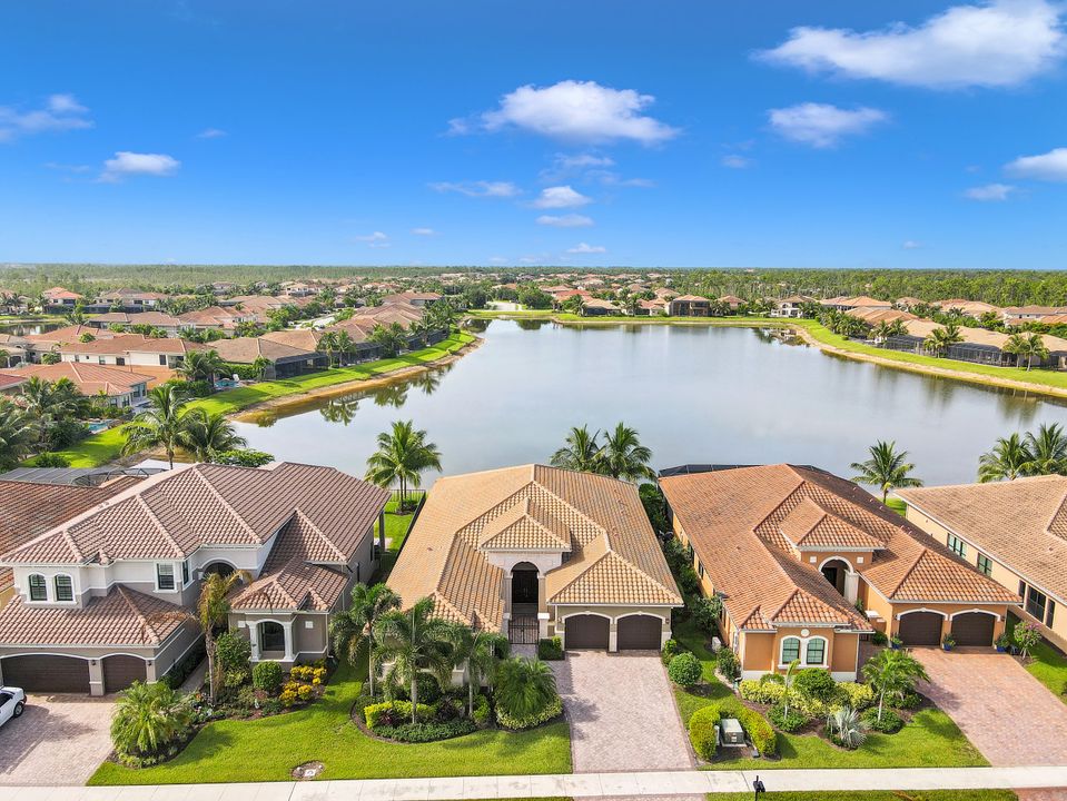 2915 Cinnamon Bay Cir, Naples, FL 34119