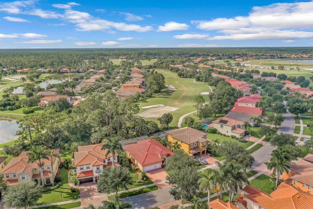 1985 Par Dr, Naples, FL 34120