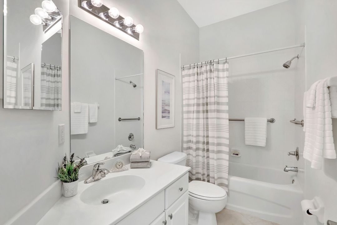 6474 Waverly Green Way, Naples, FL 34110