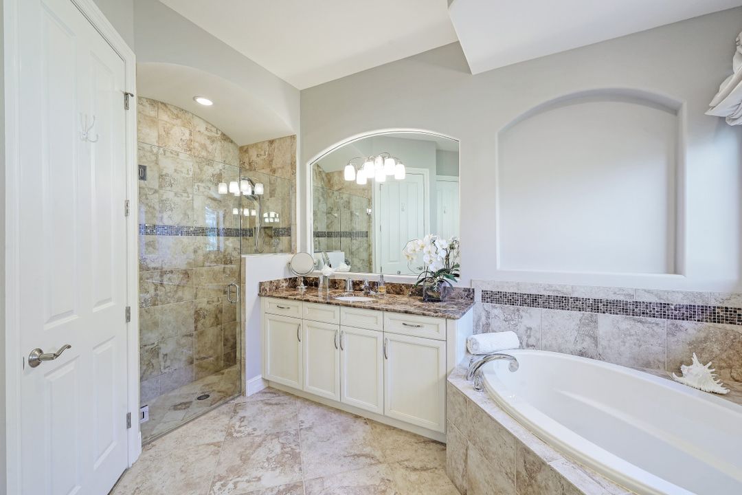 6344 Serano Way, Naples, FL 34113