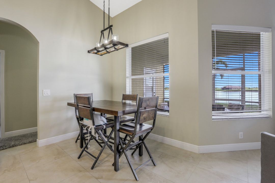 2198 Grove Dr, Naples, FL 34120