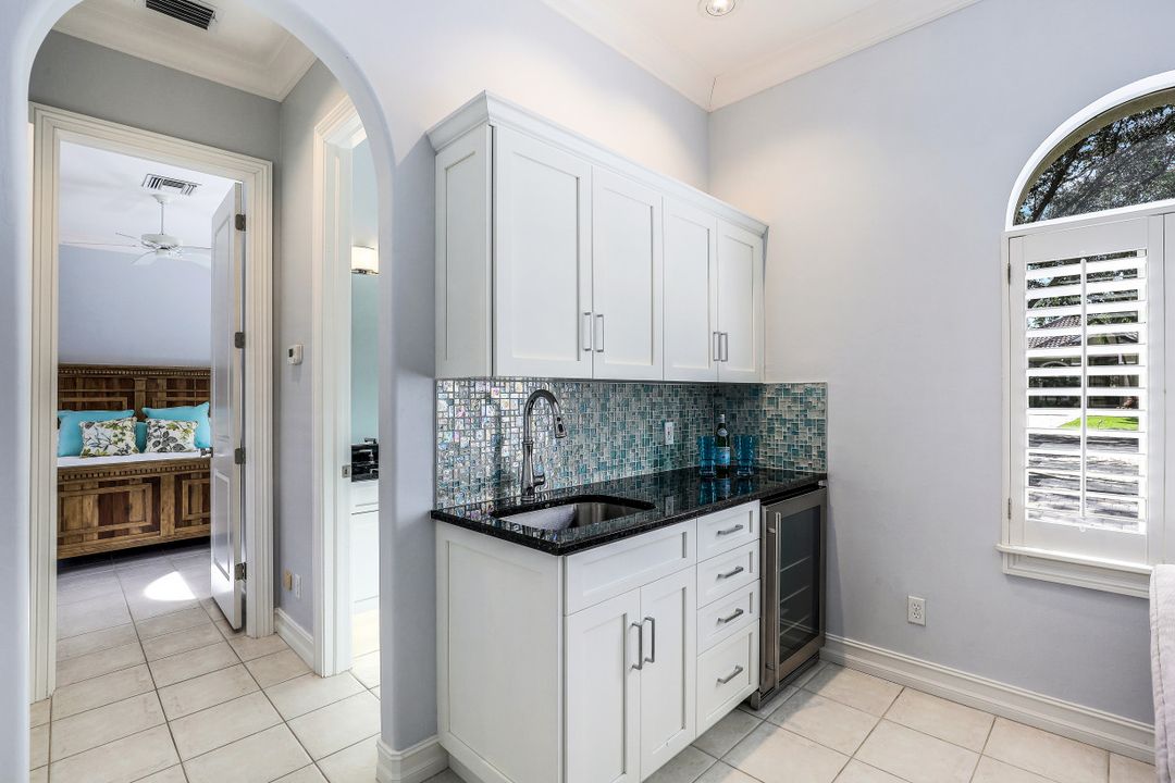 1564 Gormican Ln, Naples, FL 34110