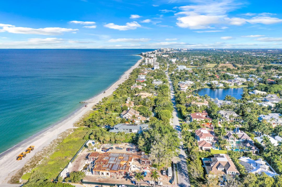 160 3rd St N, Naples, FL 34102