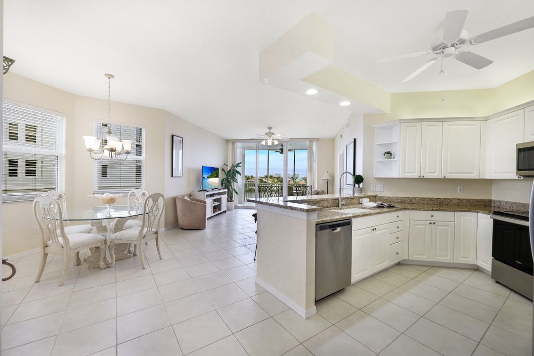 450 Launch Cir #401, Naples, FL 34108
