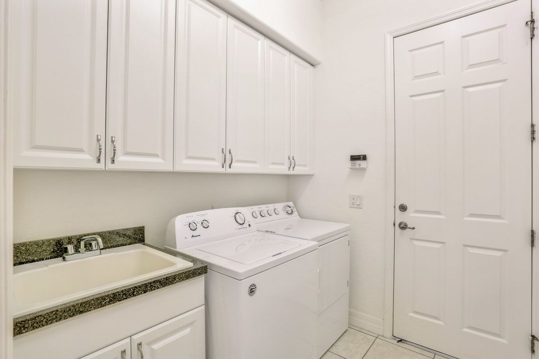 5218 Skyline Blvd, Cape Coral, FL 33914