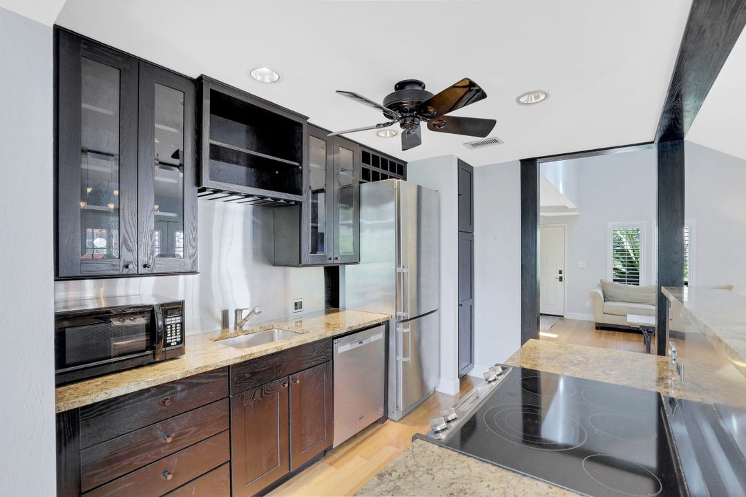 1269 Solana Rd #E-3, Naples, FL 34103