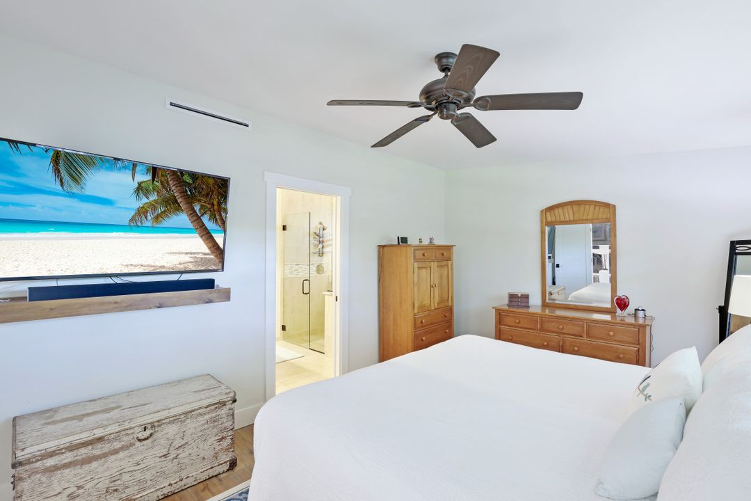 1204 Diana Ave, Naples, FL 34103