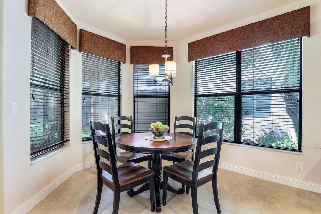 9880 Alhambra Ln, Bonita Springs, FL 34135