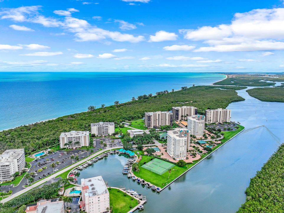 5 Bluebill Ave #606, Naples, FL 34108